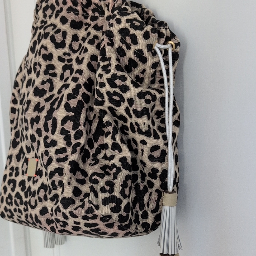 INDIA HICKS Retired "Fortune" Canvas Tote in Sleeping Leopard - Picture 8 of 11